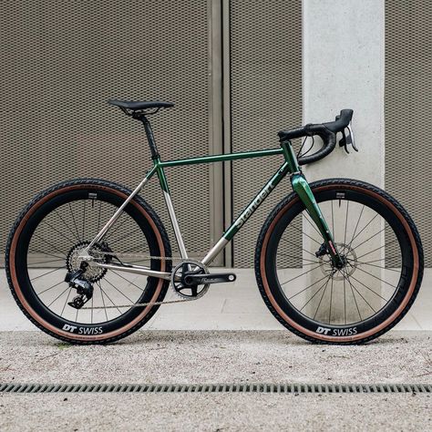 Steel Road Bike, Race Bike Cycling, Titanium Road Bike, Bicycle Photography, Classic Car Photoshoot, Race Bike, Gravel Bikes, Cyclocross Bike, Cruiser Bicycle