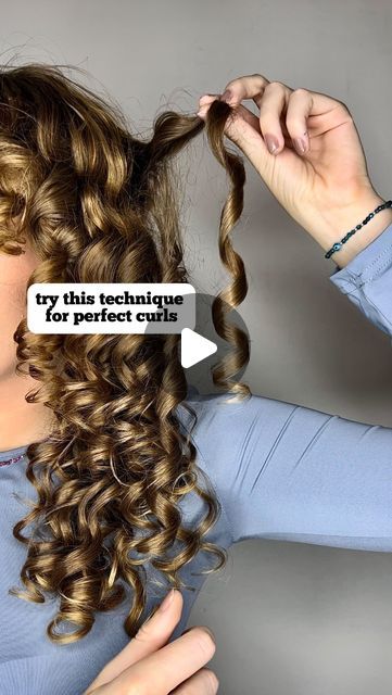 Finger Curling Hair, Ringlet Curls Hairstyles, Finger Curls Natural Hair, Cute Curly Hairstyles For Medium Hair, Rag Curls, Wavy Hair Tips, Hair Fails, Ringlet Curls, Finger Curls