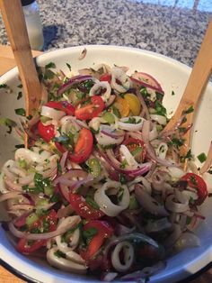 Calamari Salad, Feast Ideas, Feast Of The Seven Fishes, Octopus Recipes, Squid Recipes, Calamari Recipes, Seafood Feast, Seven Fishes, Fish Salad