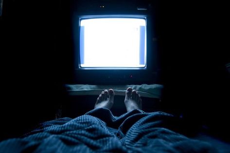 Keeping Your TV on at Night May Lead to Weight Gain Leg Workout At Home, Body Coach, Restless Legs, Restless Leg Syndrome, Jane Goodall, Celebrity Workout, Circadian Rhythm, Training Plan, Watching Tv