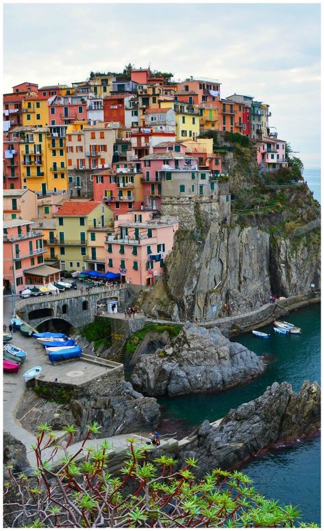 Manarola is the 2nd smallest village in Italy's Cinque Terre. Check out this post to find out where to go for the best views of this colorful village in the Italian Rivera! #cinqueterre #italy #manarola Italian Rivera, Toni Burt, Colorful Village, Towns In Italy, Italy Places To Visit, Amalfi Coast Positano, Italy Destinations, Italy Beaches, Greece Trip