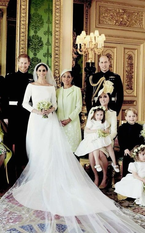 Royal Wedding Harry, Harry And Meghan Wedding, Official Portrait, Princ Harry, Meghan Markle Wedding Dress, Harry Wedding, Meghan Markle Wedding, Prins Harry, Prince Harry And Megan