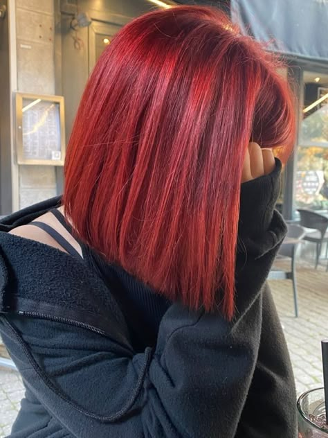 Ombre Hair Black Women, Straight Red Hair, Haircuts For Long Hair With Bangs, Pelo Color Vino, Burgundy Red Hair, Red Bob Hair, Red Orange Hair, Red Hair Inspiration, Cherry Red Hair