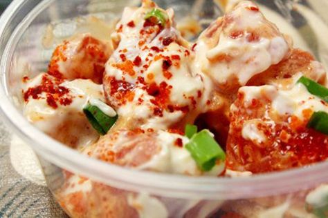 Poke Hawaii, Ono Kine Recipes, Poke Recipe, Poke Bowl Recipe, Ahi Poke, Hawaiian Dishes, Poke Bowls, Raw Fish, Hawaii Food