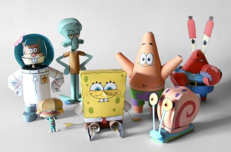 Spongebob Crafts, Spongebob Friends, Toys Template, Paper Figures, Spongebob Party, Spongebob Birthday, Desain Quilling, Paper Toys Template, Paper Toy