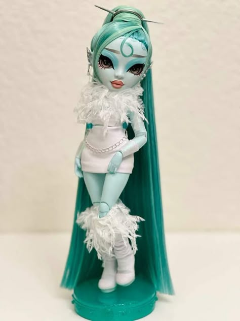 Custom Rainbow High Dolls, Ooak Dolls Monster High, Custom Rainbow High, Rainbow High Restyle, Rainbow High Custom, Doll Restyle, Shadow High Dolls, Monster High Doll Clothes, Doll Makeover