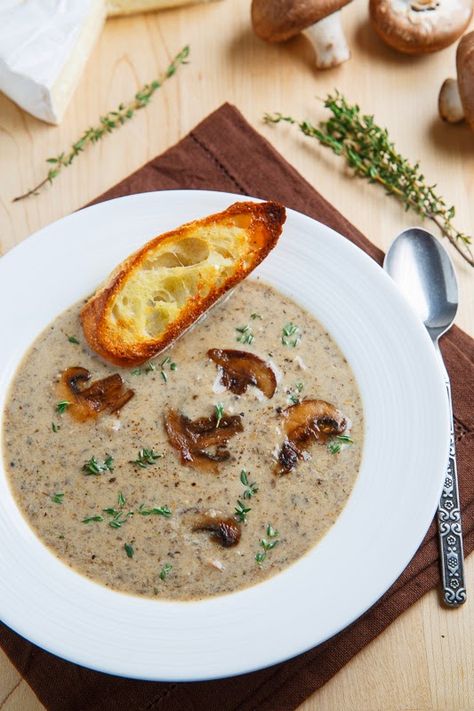 Roasted Mushroom and Brie Soup Mushroom And Brie, Brie Soup, Mushroom Broth, Mushroom Soup Recipes, Roasted Mushrooms, Soup And Stew, Soup And Sandwich, Veggie Dishes, Mushroom Soup