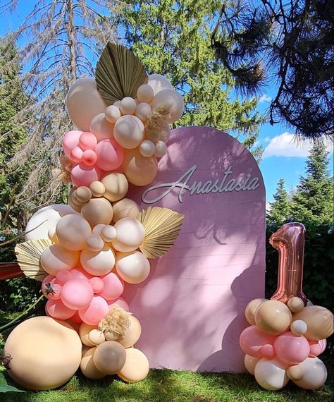 Single Arch Backdrop, Butterfly Birthday Party Decorations, Chiara Arch, Decoration Buffet, Snow White Birthday Party, 1st Birthday Girl Decorations, Snow White Birthday, Birthday Goals, Baby Birthday Themes