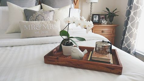 Farmhouse style rustic bed tray white bed white orchids master bedroom Tray On Bed Decor Ideas, Bed Trays Decoration, Guest Bedroom Bed Tray Ideas, Tray On Bed Decor, Guest Room Tray, Bed Tray Ideas, Navy Bathrooms, Bed Tray Decor Ideas, Trays Decor Bedroom