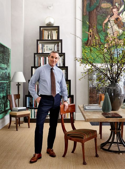 At his elegantly appointed office in midtown Manhattan, designer Brian J. McCarthy concocts exquisite interiors for his discerning clientele Nate Berkus Design, Living Room Nook, Italian Furniture Brands, Milan Furniture, New York Office, New York School, New York City Apartment, Nate Berkus, Milan Design