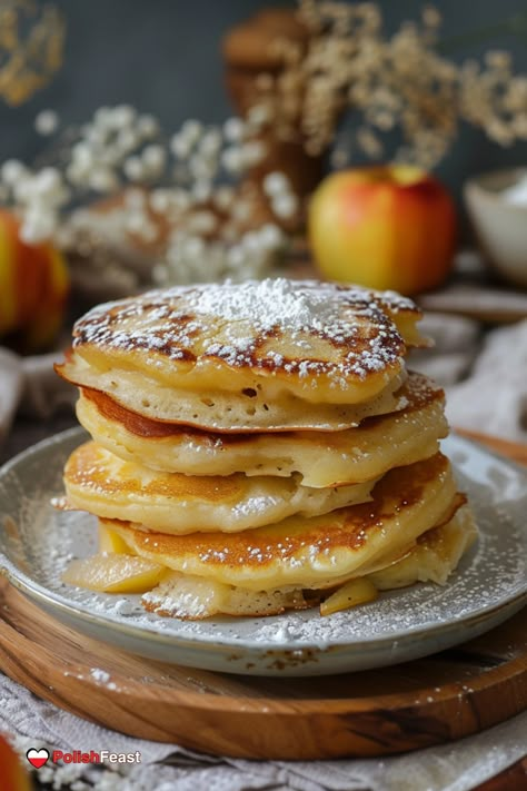 Polish Pancakes - Racuchy z Jabłkami Polish Snacks, Polish Breakfast, German Goulash, Eclair Dessert, Hungarian Paprika, Polish Desserts, Polish Foods, Sauerkraut Recipes, Apple Pancakes