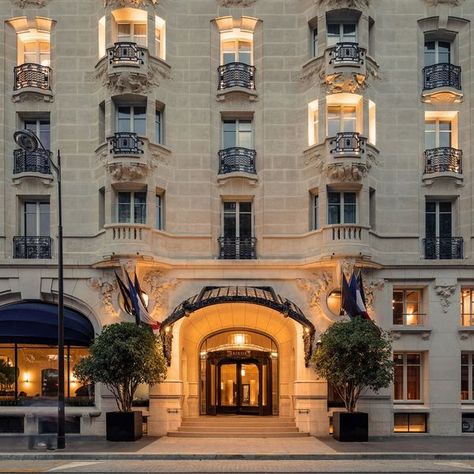 Hotel Lutetia Paris Hotelier Aesthetic, Hotel Design Exterior, Boutique Hotel Exterior, Luxury Paris Hotel, Hotel Lutetia Paris, Luxury Hotels Paris, Aesthetic Hotel, Wellbeing Centre, Hotel Window