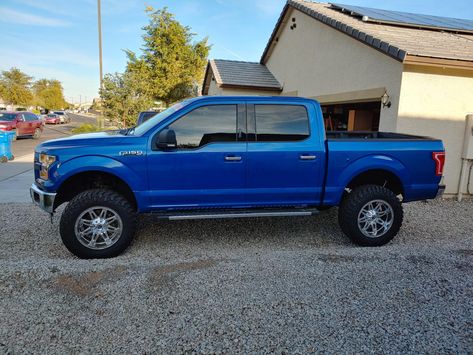 Truck Format, New Chevy Truck, Ford F150 Lifted, F150 Lifted, Women Truck Driver, Trucks For Sell, Truck Delivery, Cash App Gift Card, Jacked Up Truck