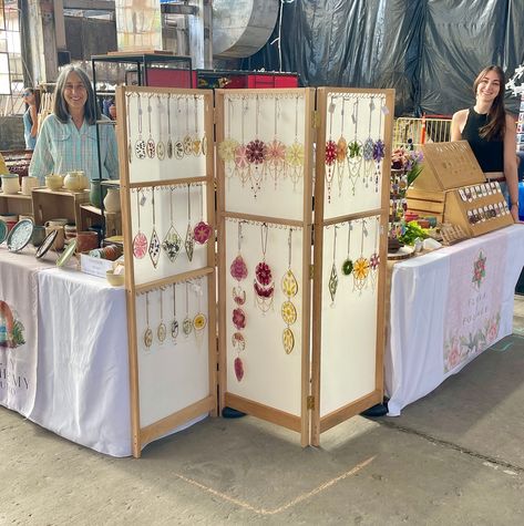 Opening day at @railyardsmarket.abq! I’m here with my mom @clayalchemystudio in the west building 🥰🌸 Pottery Booth Display, Craft Table Display, Craft Booth Design, Craft Displays, Paracord Projects Diy, Craft Market Display, Market Booth, Market Display, Craft Market