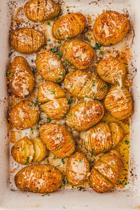 Mini Hasselback potatoes Easy Hasselback Potatoes, Mini Hasselback Potatoes Air Fryer, Hassleback Potatoes Mini, Hatchback Potatoes, Mini Hassle Back Potatoes, Hasselback Potatoes Baked, Hassleback Potatoes Oven, Potato Hors D’oeuvres, Hasselback Potatoes Airfryer