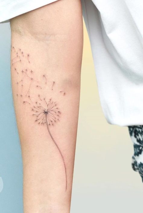 Watercolor Dandelion Tattoo, Dandelion Tattoo Meaning, Dandelion Tattoos, Dandelion Tattoo Design, Rib Tattoos For Women, Dandelion Tattoo, Petite Tattoos, Tattoos Art, Stylist Tattoos