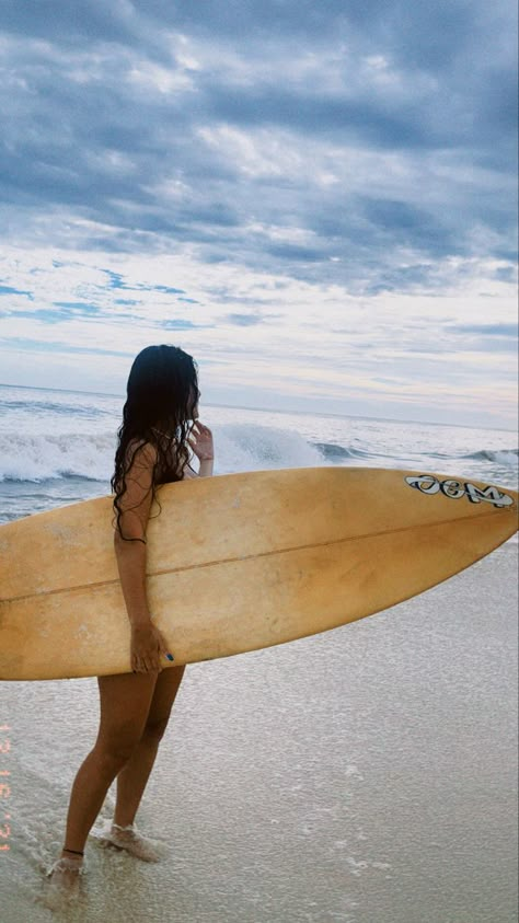 Surfboard Pics, Surf Photoshoot, Surfing Aesthetic, Surf Aesthetic, Ocean Girl, Surf Vibes, Summer Surf, Sunset Nature, Surfing Waves