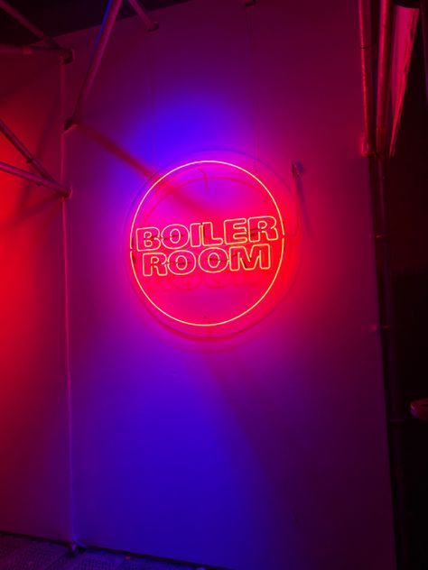 #techno #interiordesign #neon #design #room #dance Girl Dj Aesthetic, Dj Aesthetic, Warehouse Loft, Girl Dj, Boiler Room, Party Fits, Neon Design, Design Room, Room Aesthetic