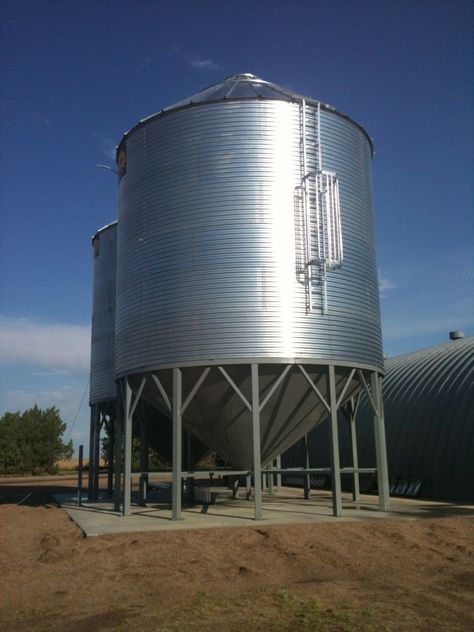 A look at different ways to seal a grain bin from the elements (farm situations only). Also how to install wedge anchor bolts. Grain Bin House, Bin House, Types Of Concrete, Anchor Bolt, Concrete Pad, Spray Foam Insulation, Diy Cans, Spray Foam, Drilling Holes