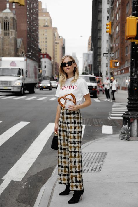 Check Pants Outfit, Checked Trousers Outfit, Jessie Bush, Checked Pants, Plaid Party, Check Pants, Spring Summer Outfits, Street Style Women, Perfect Outfit