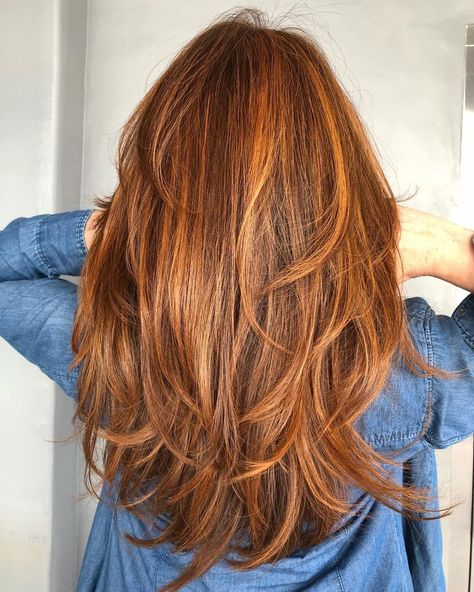 This Girl is on 🔥🔥🔥 ✨Shiny copper Long Layers ✨ . . . . #copper #copperbrown #auburn #redhead #redhair #copperhair #red #redhaircolor… Hairstyles Shag, Chunky Layers, Layers Hairstyles, Hairstyles Layered, Beyonce Hair, Hair Layered, Haircut Medium, Haircuts For Long Hair With Layers, Layered Hairstyles