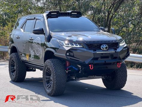 Fortuner Modified, Offroad Trucks 4x4, Chevy Tahoe Z71, Off Road Bumpers, Toyota Land Cruiser 100, Civic Car, Toyota Suv, Toyota Fortuner, Unusual Wedding