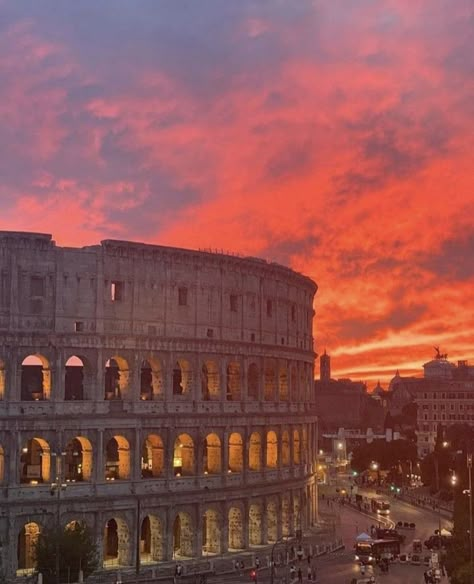 Rome Italy Aesthetic, Italy Sunset, Europe Aesthetic, Italy Summer, Italy Aesthetic, Naples Italy, Italian Summer, City Aesthetic, Ancient Rome