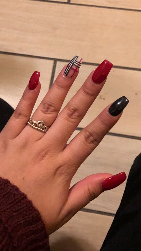 Red And Black Acrylic Nails Designs Ideas, Red And Black Nails Christmas, Red Flannel Nails, Red Black Christmas Nails, Red Burberry Nails, Red And Black Plaid Nails, Red And Black Christmas Nails, Black And Red Nails Short, Autumn Acrylics