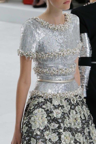 Chanel Fall 2014 Couture Collection - Vogue Chanel Fall 2014, 2014 Couture, Couture 2014, Collection Couture, Mode Chanel, Chanel Couture, Chanel Haute Couture, Couture Details, Grey Dress