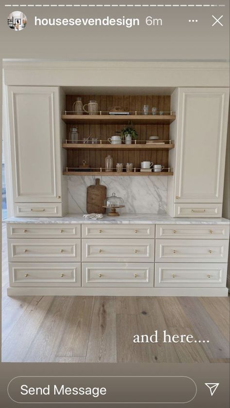 Built In Hutch Dining Room, Pantry Door Ideas, Dining Room Built Ins, Estilo Cottage, Built In China Cabinet, Dining Room Built In, Built In Buffet, Kitchen Built In, Dining Room Cabinet