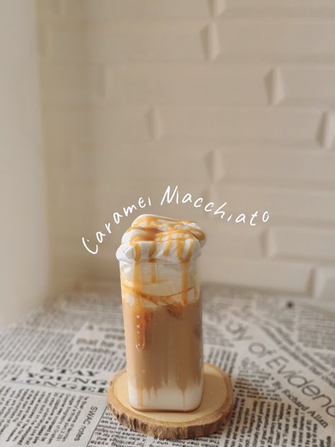 #maneescafe Iced Caramel Macchiato Aesthetic, Caramel Macchiato Aesthetic, Macchiato Aesthetic, Iced Macchiato, Carmel Macchiato, Macchiato Coffee, Mango Float, Iced Caramel Macchiato, Pinterest Girly