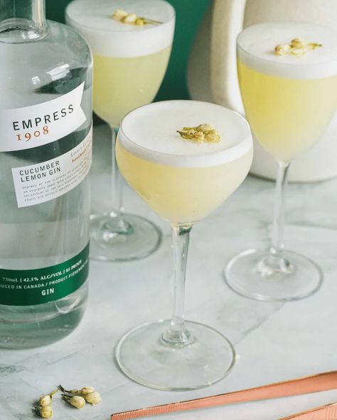 Jasmine Sour - Empress 1908 Gin Jasmine Cocktail Recipe, Jasmine Tea Cocktail, Empress Gin Cocktail, Drink Essentials, Empress 1908 Gin, Summer Drink Cocktails, Mocktail Drinks, Spring Drink, Gin Lemon