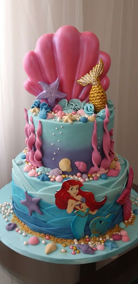 Ariel Bday Cake, Ariel Party Decorations, Mermaid 5th Birthday Cake, Pastel Mermaid Cake, Little Mermaid Cake Ideas, Ariel Cake Ideas, Ariel Cupcakes, The Little Mermaid Birthday Cake, Barbie Mermaid Cake