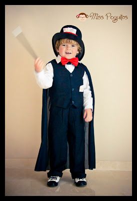 diy costume magician disfraz mago Sibling Halloween Costumes, Graduation Crafts, Halloween 2024, Purim, Cosmetic Storage, Diy Costumes, The Magicians, Circus, Halloween Costumes