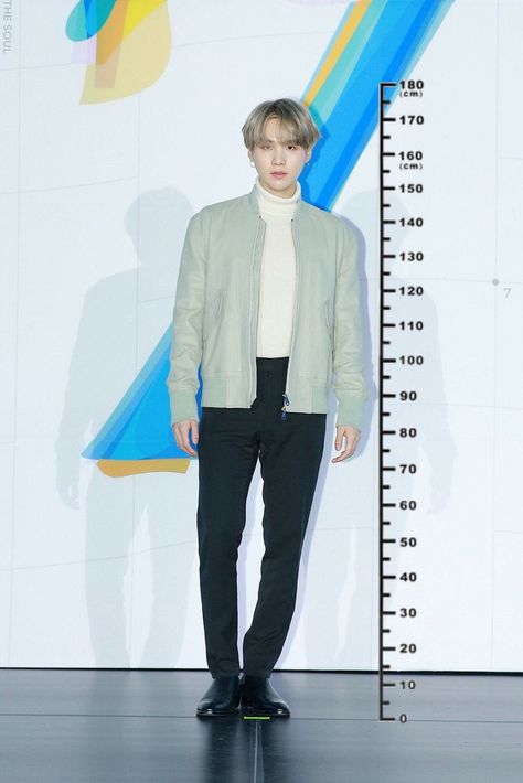 Yoongi Height, Yoongi Magazine, Bts Members Height, Jimin Height, Min Yoongi Wallpaper, Bts Polaroid, Foto Jimin Bts, Jhope Cute, Funny Quotes For Instagram