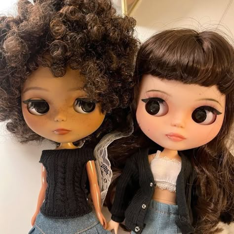 Mixed Blythe Doll, Blythe Doll Friends, Two Blythe Dolls, Twins Aesthetic, Doll Aesthetic, Pretty Dolls, Manado, Blythe Doll, Just Girl Things