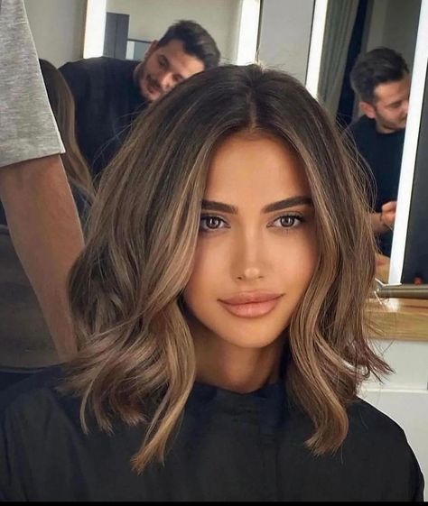 Medium Honey Brown Hair, Mid Brown Hair With Highlights, Long Bob Braun, Brown Hair Medium Length, Hair Highlights For Brown Hair, Brown Hair Medium, Medium Length Brown Hair, Highlights For Brown Hair, Honey Brown Hair