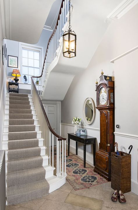 Georgian Staircase, Modern Georgian Interiors, Large Family Kitchen, Double Height Space, Cottage Hallway, Georgian London, Modern Georgian, Staircase Interior Design, Georgian Style Homes