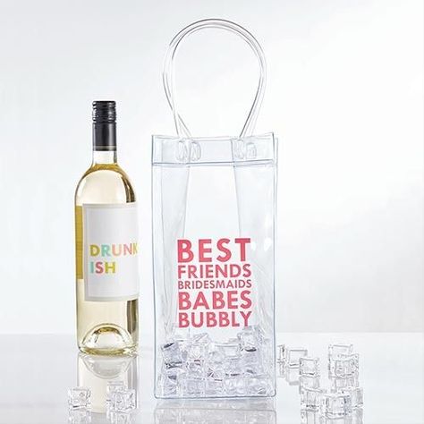 These cute bags make for a great bridesmaids gift or bachelorette party favor. Wine Bags Ideas, Bridesmaid Wine, Bridesmaid Favors, Bachelorette Party Beach, Bachelorette Favors, Wine Bags, Wine Gift Bag, Bachelorette Party Favors, Wine Bag