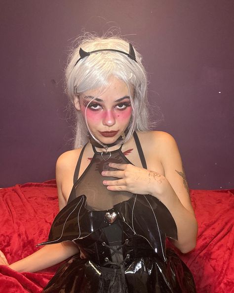 Succubus 😈😘🖤 #succubus #demon #demongirl #demoncosplay #gothic #witch Succubus Halloween Costume, Succubus Chic, Succubus Costume, Winged Girl, Gothic Witch, Tutorials Drawing, Demon Girl, Art Tutorials Drawing, Art Tutorials