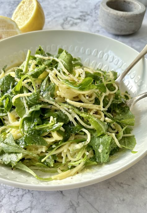 Lemon, rocket and garlic pasta. Lemon Sardine Pasta, Recipes With Rocket, Lemon Spinach Pasta, Midnight Pasta, Gluten Free Italian Recipes, Rocket Recipes, Lemon Dinner, Arugula Pasta, Lemon Garlic Pasta