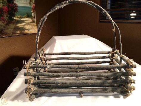 Birch Branch Basket, Twig Baskets Diy, Wood Stick Decor, Kid Garden, Bark Baskets, Twig Basket, Primitive Rustic Decor, Birch Bark Baskets, Forest Crafts