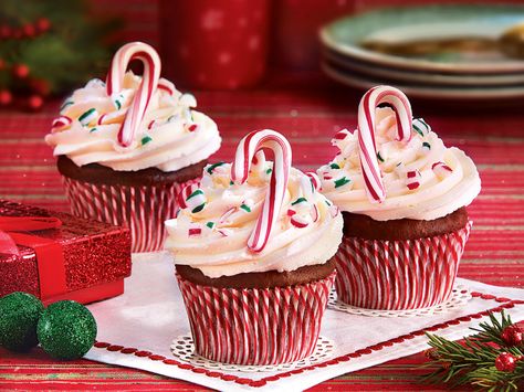 Cupcakes With Marshmallow Frosting, Candy Cane Cupcakes, Mud Cookies, Icing Recipe For Cake, Fluff Frosting, Fudge Cookie Recipe, Marshmallow Fluff Frosting, Devils Food Cupcakes, Candy Cane Dessert