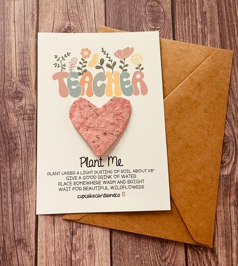 Paper Seed Cards, Handmade Teachers Day Cards, Teacher's Day Card Ideas, Seed Cards, Handmade Paper Art, Mothers Day Poems, Teachers Day Card, Flower Seeds Packets, Teacher Thank You Cards