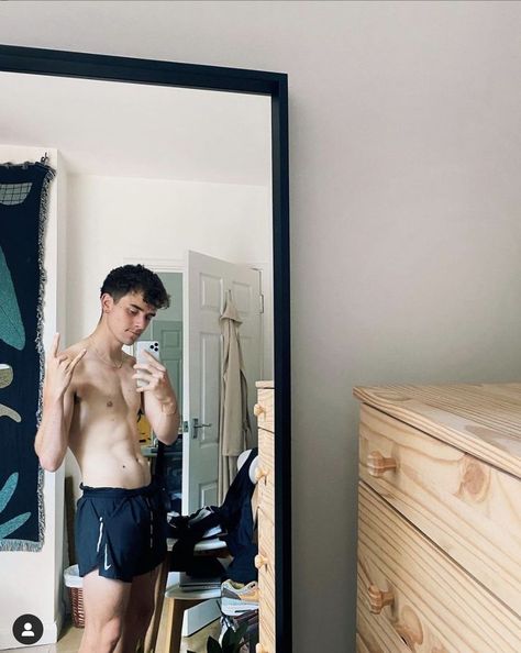 Connor Franta, By The Beach, Cinnamon Roll, This Morning, Inspire Me, Cinnamon, The Beach, Mirror Selfie, On Instagram