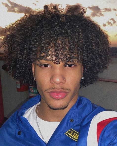 Afro Hair Boy, Afro Hair Color, Afro Hair Fade, Mens Twists Hairstyles, 3c Curly Hair, Fade Haircut Curly Hair, Afro Hairstyles Men, Natural Hair Men, Male Haircuts Curly