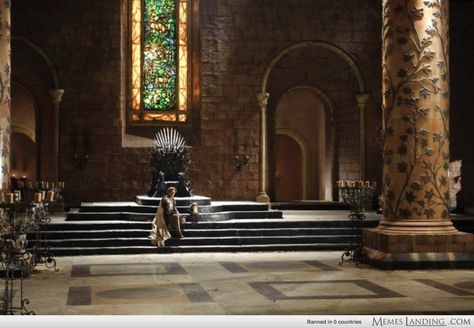 Throne room Game Of Thrones Set, City Of Ember, Game Of Thrones 3, Game Of Thrones Tv, Black Castle, White Walker, King's Landing, Gra O Tron, Throne Room