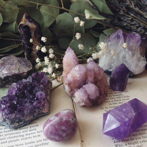 Black Pinterest, Crystal Vibes, An Open Book, Yennefer Of Vengerberg, Les Nereides, Crystal Aesthetic, Spiritual Crystals, Pretty Rocks, Winter Boho