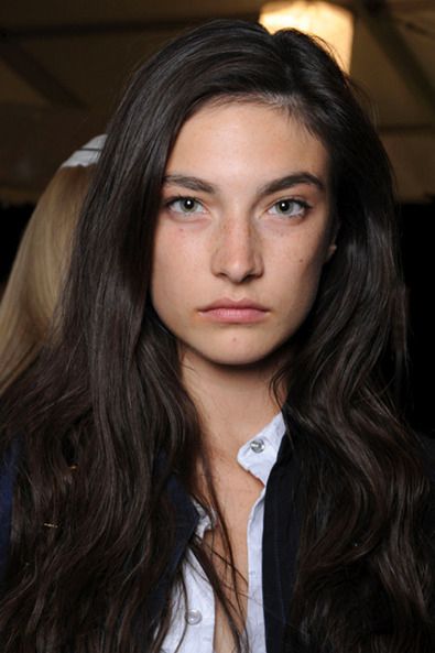 Big Eyebrows, Jacquelyn Jablonski, Female Character Inspiration, Long Brown Hair, Long Faces, Interesting Faces, Beauty Trends, Inspirational Women, Old Hollywood