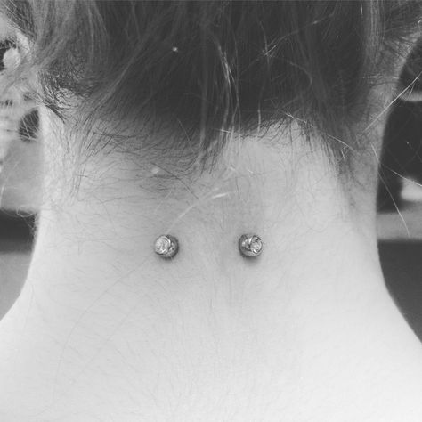 Nape by Beth #thunderbaypiercing #centralbodyart #girlswithpiercings #bodyjewerly #piercing  #piercings #pierced #bodypiercing #bme #bmezine #finejewerly #piercinglovers #freehadpiercing #coolpiercing #bodyart #professionalbodypiercing #napepiercing Dermal Anchor, Dermal Piercing, Ear Tattoo, Behind Ear Tattoo, Belly Button Rings, Body Art, Piercings, Nose Ring